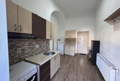 Garsonieră decomandată, mobilată în Central - 4
