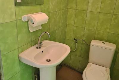 Spațiu comercial, de 80 mp, în Central - 4