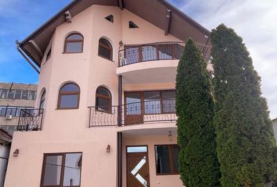 Casă cu 4 camere în Trei Stejari