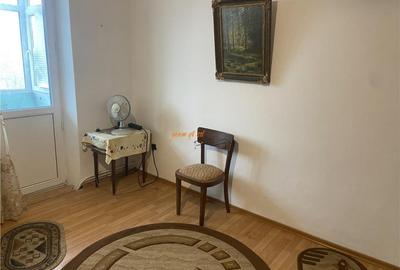 Apartament 3 camere , zona Cartier Gara , et 3/4 , 60 mp , c - 9
