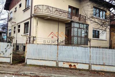 Casă cu 3 camere decomandat cu Canalizare în Central - 2