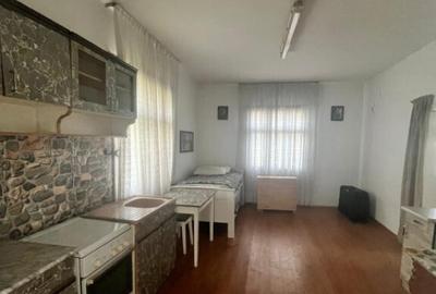 Casă cu 4 camere cu Teren 1100 Mp în Rădăuți