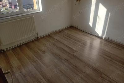 Apartament cu 2 camere semidecomandat în Mărăței