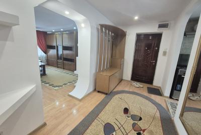 Apartament cu 3 camere semidecomandat în Central - 2