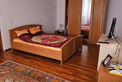 Casă cu 4 camere cu Teren 700 Mp în Central - 3