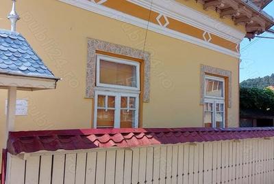 Casă cu 3 camere în Dărmănești - 4