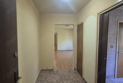 Inchiriez apartament 3 camere - 6