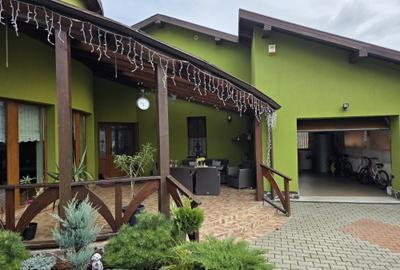 Casa in Livezeni cu piscina,garaj,pivnita foisor 4 camere si 720 mp teren - 4