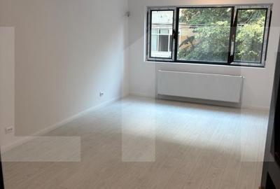 Apartament tip vila, 4 camere, 3 niveluri, curte proprie 40 mp, intrare separa - 16