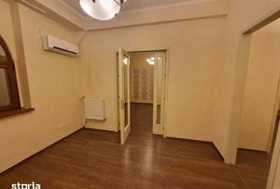 Apartament cu 3 camere în Centrul Civic - 1