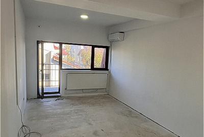 Casă cu 7 camere cu Canalizare în Barbu Văcărescu