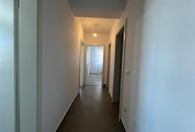 Apartament cu 2 camere decomandat, mobilat în Tractorul - 4