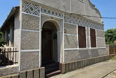 Casa batraneasca de vanzare ideala pentru renovare sau refugiu de vacan?a