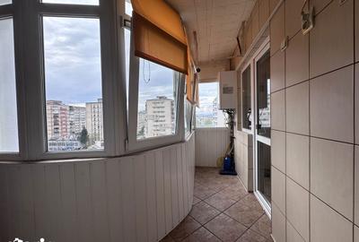 Apartament cu 4 camere decomandat în Micro 5 - 6