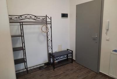 Apartament cu 3 camere decomandat, mobilat în Tractorul - 10