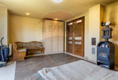 Casă cu 6 camere cu Garaj în Central - 9