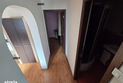 Apartament cu 3 camere în Spitalului