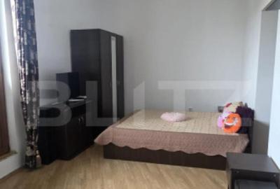Garsoniera de vanzare, 30 mp, cu terasa de 16 mp, zona Nord