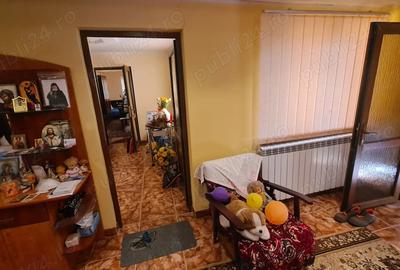 Casă cu 4 camere cu Teren 1730 Mp în Bucești - 5