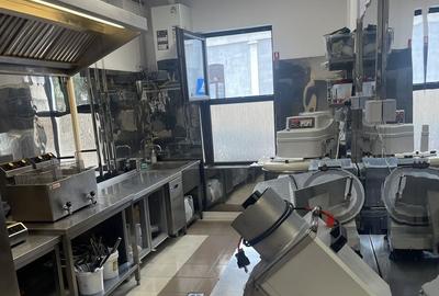 Spațiu comercial, de 110 mp, în Central - 9