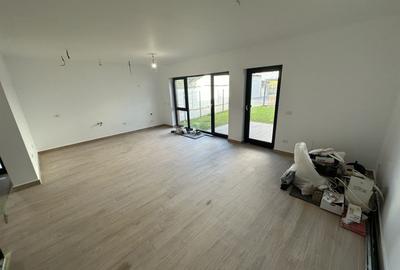 PROIECT DEOSEBIT - 4