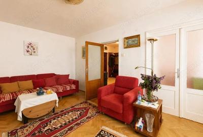 Apartament cu 4 camere, mobilat în Romană