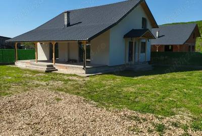 Casă cu 4 camere cu Teren 500 Mp în Drăganu - 15