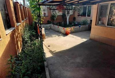 CARAMIDA, Casa zona Lacu Dulce, 4 camere, teren 250 mp - 1