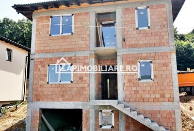 Casa D-P-E 240 mp, teren 800 mp,comosion ZERO! - 3