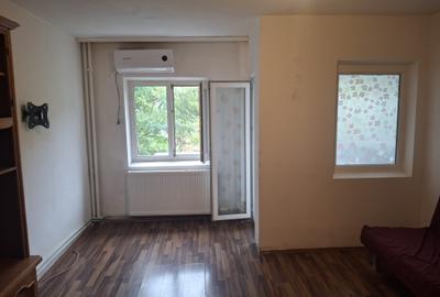 Militari - Orsova, decomandat, etaj 2/4, 76 mp., an c-tie 1989, centrala termica Militari - Orsova, decomandat, etaj 2/4, 76 mp., an c-tie 1989, centrala termica - 8