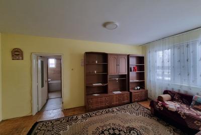 Apartament cu 2 camere semidecomandat, mobilat în Energiei