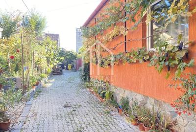 Casa de vanzare in Sibiu cu 2 apartamente  si gradina de 147 - 2