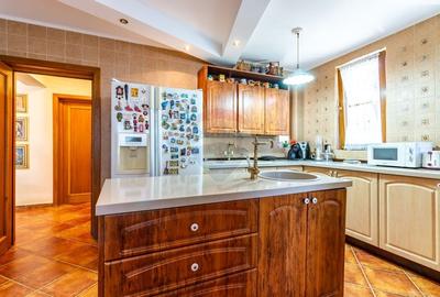 Casa / Vila in Corbeanca, pe strada Laguna Albastra, langa lac - 8