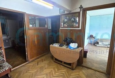Apartament cu 3 camere decomandat în Nufărul - 8