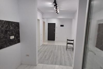 Apartament cu 2 camere semidecomandat în Apărătorii Patriei