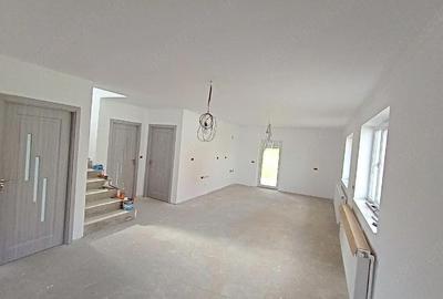 Casă cu Teren 470 Mp în Vinga - 9