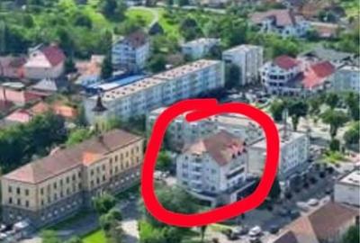 Apartament cu 4 camere decomandat în Central - 2