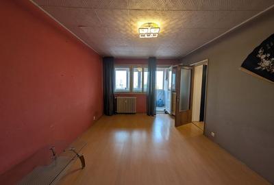3 Camere Giulești, 60mp, Vedere Panoramică, Total de Renovat 3 Camere Giulești, 60mp, Vedere Panoramică, Total de Renovat - 3