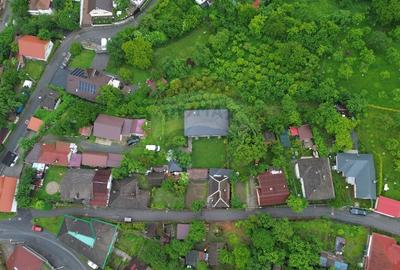 Casa cu 2 camere si 2 ari de teren de vanzare in zona centrala - 4