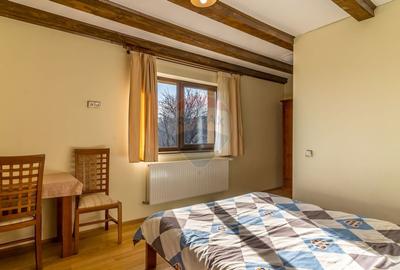 EXCLUSIV! Vila cu 7 camere, teren 7535mp, Risca, Comision 0% - 25