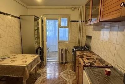 Apartament cu 3 camere semidecomandat în Mărgeanului