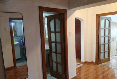 Apartament cu 3 camere zona ultracentrala Bazar confort 1 Etaj 3 S=88mp Pret: 92.000 euro - 9