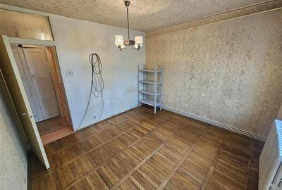 Apartament cu 2 camere decomandat în Micro IV - 14
