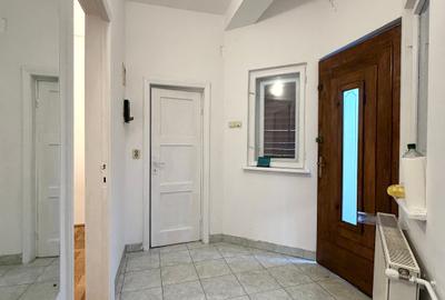 Parter in Vila cu intrare Individuală / Cotroceni/ Centrala Proprie - 20