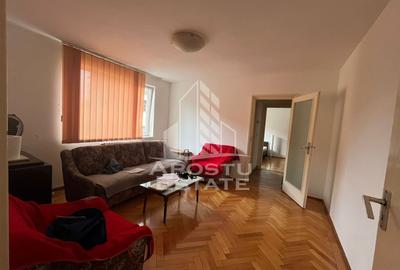 Apartament cu 3 camere, semidecomandat, etajul 2, zona Centrala - 1