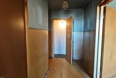 Titan, Piata 1 Decembrie 1918, str. Ciucea - 6