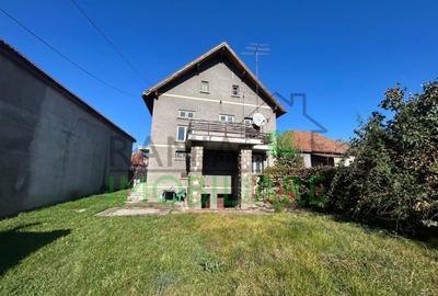 Casă cu 4 camere cu Teren 1053 Mp în Central - 2