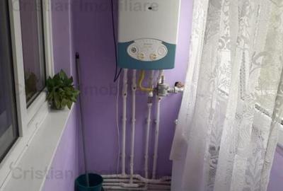 Apartament cu 3 camere semidecomandat în Viziru 1