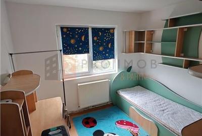 Apartament 3 camere cf 1 semidecomandat zona Micro 3 - 4