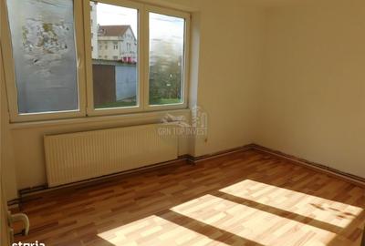 Apartament cu 3 camere decomandat în Vasile Aaron - 9